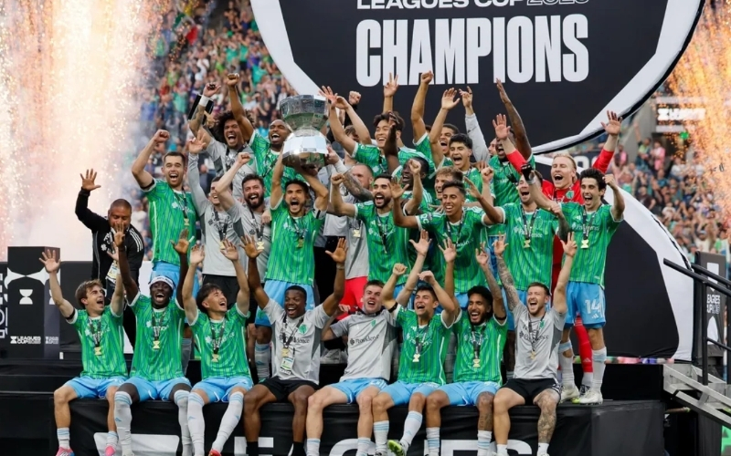 Seattle Sounders tăng tính gắn kết hàng thủ trước vòng thi đấu mới