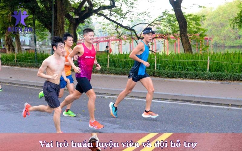 Vai trò huấn luyện viên và đội hỗ trợ