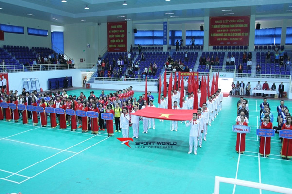 Về Nhà Thi Đấu Kiến An