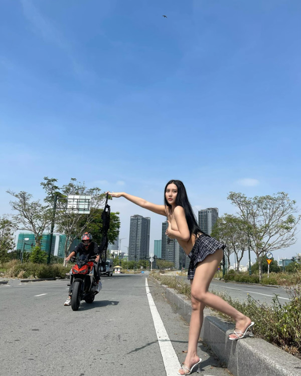 Pong Kyubi thường xuất hiện với hình ảnh du lịch xa xỉ,