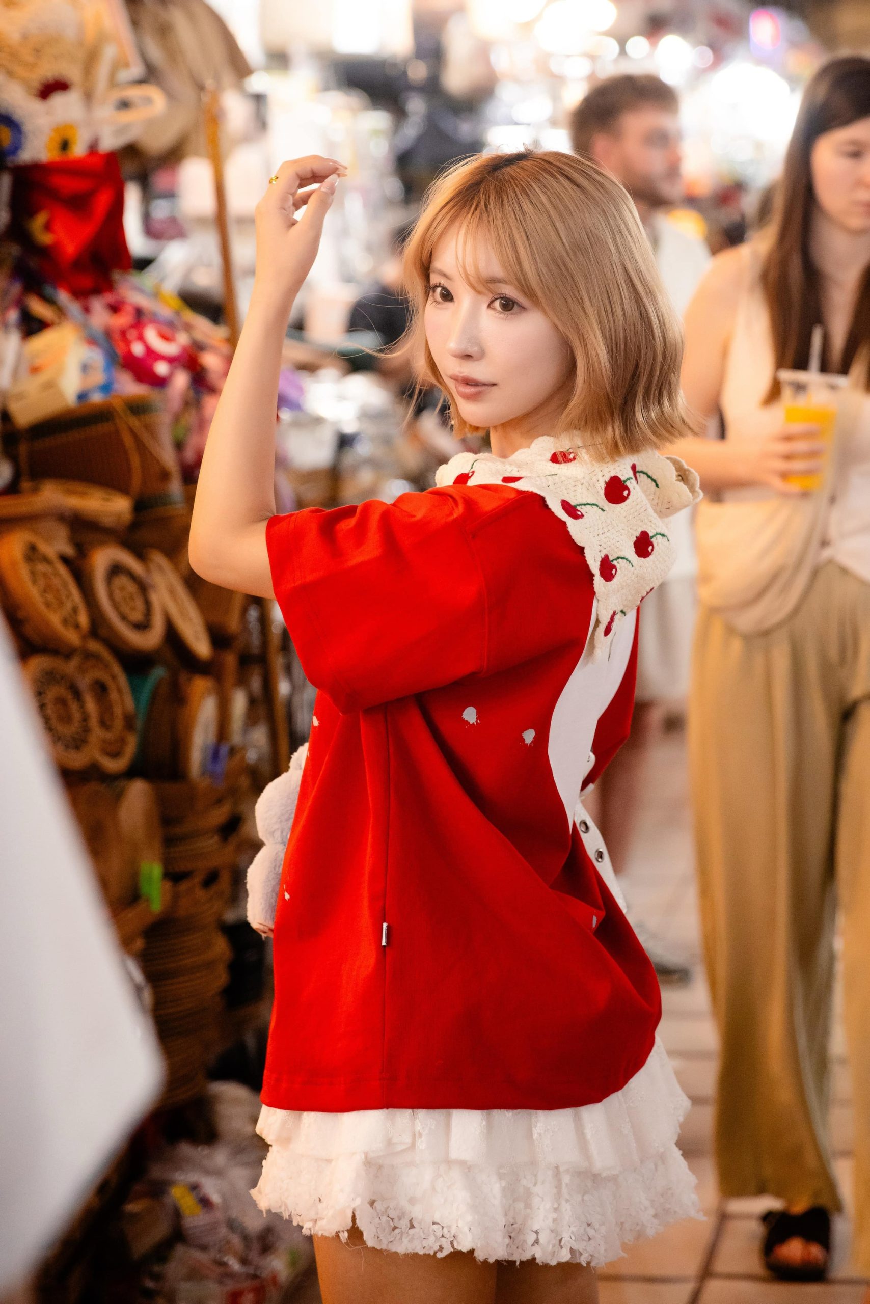 Yua Mikami nụ cười thân thiện