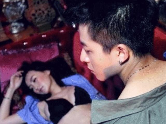 Chung Hân Đồng rơi nước mắt khi tái xuất