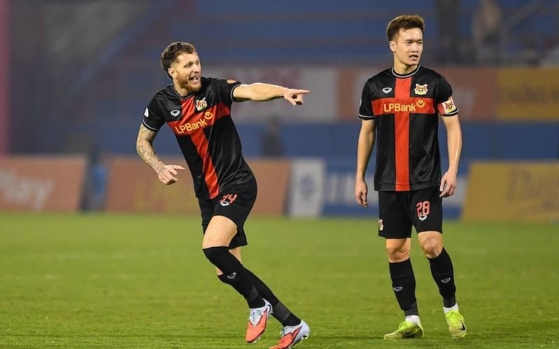 Tại sao huấn luyện viên luôn ưu tiên cầu thủ đa năng